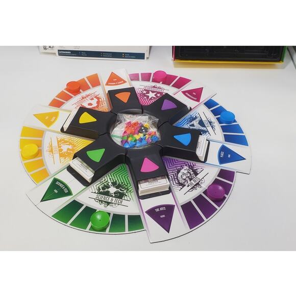 Trivial Pursuit 2000s Edition Board Game, Hasbro, 2009-2016, PRE-OWNED - Picture 6 of 8